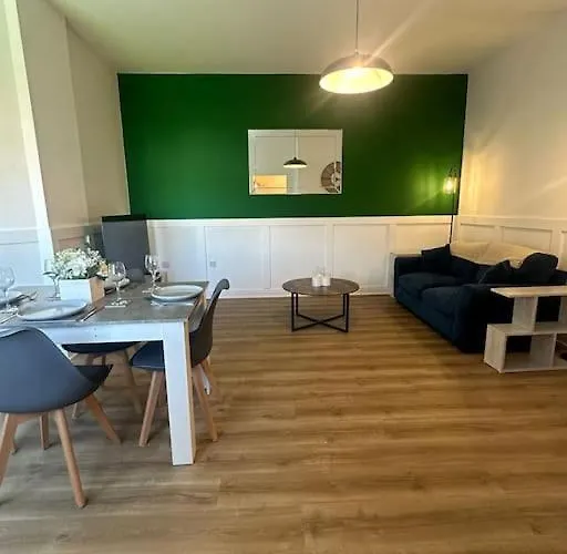 New Luxury Apartment, Sea Viewwith Parking