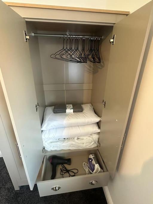 New Luxury Apartment, Sea Viewwith Parking Blackpool
